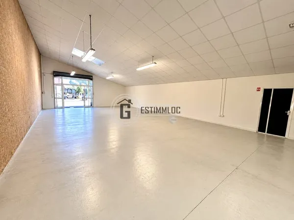 Local Commercial 135m2 axe Draguignan/ Salernes