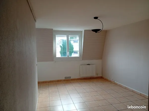 STUDIO 26 m² - DAMVILLE CENTRE - PLEIN SUD - CALME
