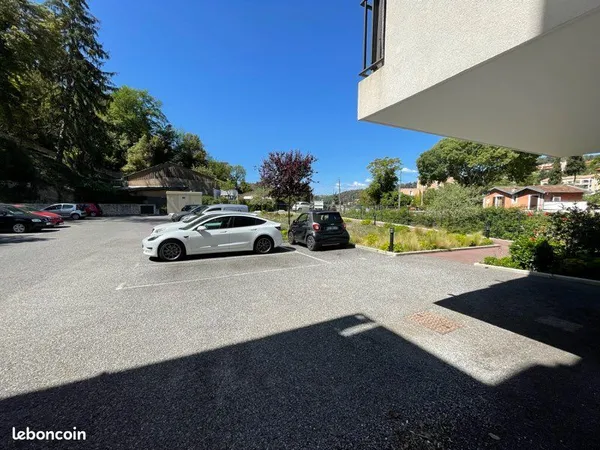 Garage fermé 14m2
