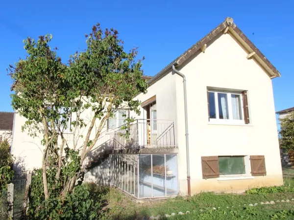 La Charité sur Loire, quartier résidentiel, maison sur sous-
