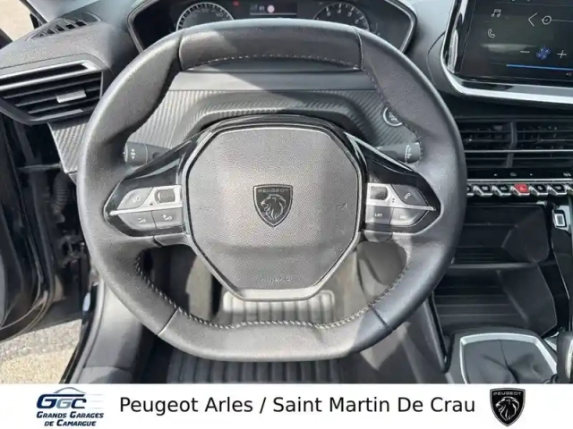 Peugeot 208 puretech 100 s&amp;s bvm6 — photo 13