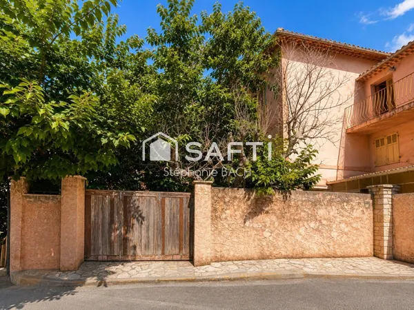 Bandol hypercentre - Maison de famille du XVIII e siècle à réinventer, extérieur et stationnement