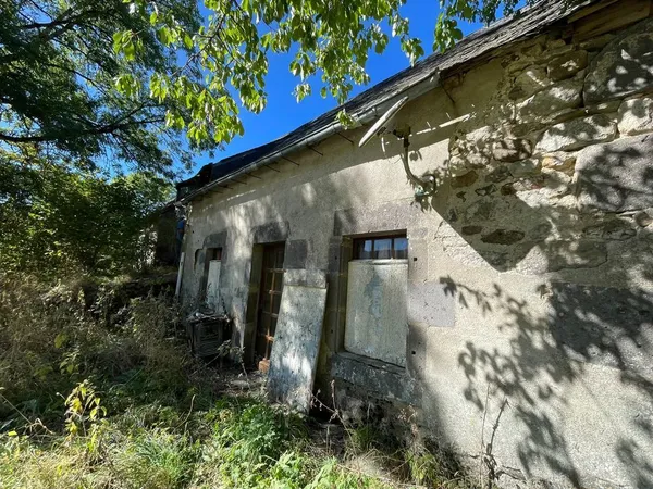 Ancienne ferme à rénover + terrains