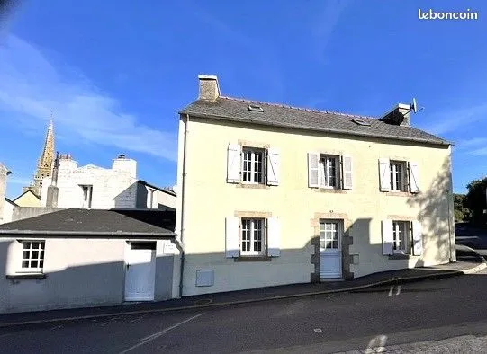 Maison La Roche Maurice