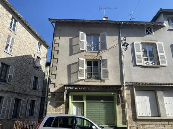 Maison de ville avec ancien commerce