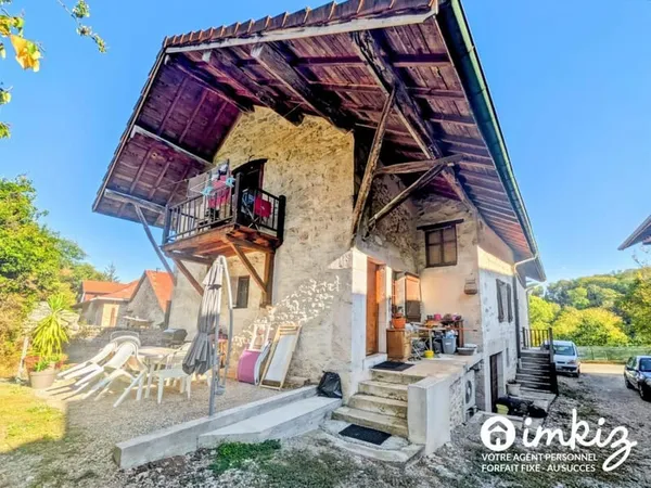 Maison en pierre avec 2 espaces de vie