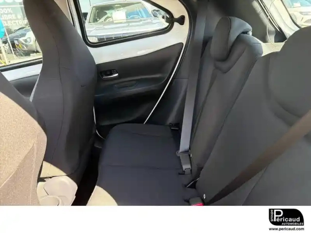 Toyota Aygo x 1.0 vvt-i 72 — photo 8