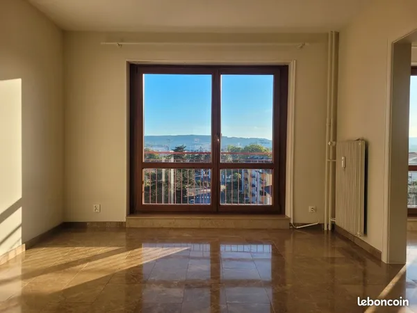 Superbe 4 pièces traversant de 105 m² au 6ème étage - Vue panoramique d'exception aux portes de Bâle