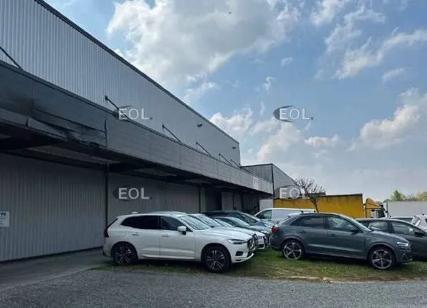 Entrepôt 3374 m²