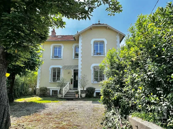 Maison 7 pièces 200 m²