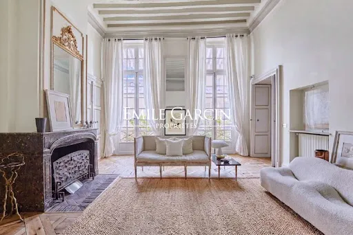 Appartement 8 pièces 210 m²