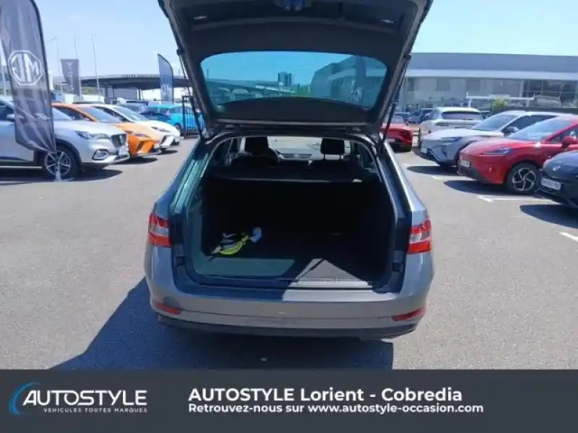 Skoda Superb combi 1.4 tsi phev 218ch business dsg6 — photo 6