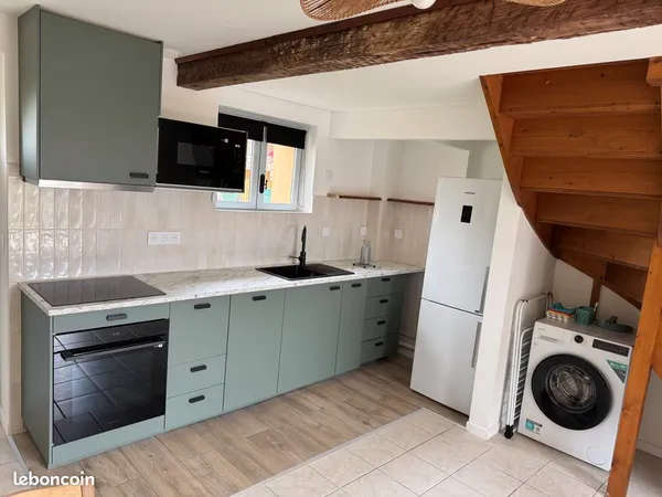 Appartement meublé T2 Bis en duplex avec jardin privatif et 2 places de parking