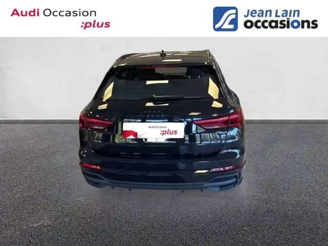 Audi Q3 35 tfsi 150 ch s tronic 7 — photo 6