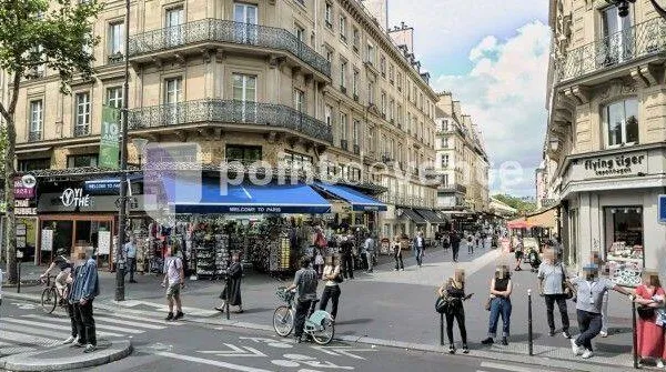 Local commercial 371 m²