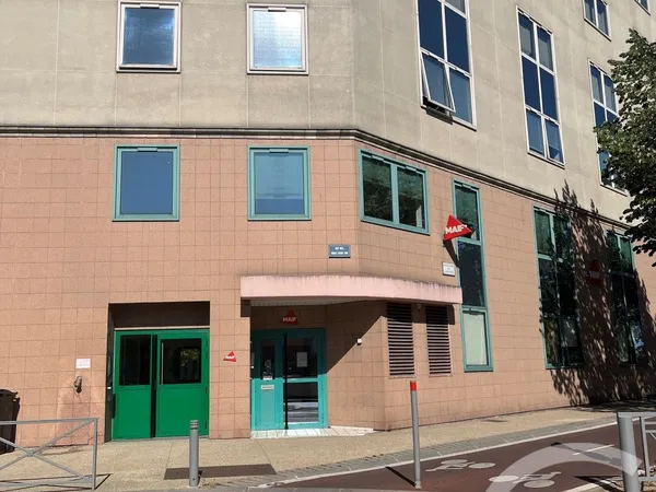 Bureau 130 m²
