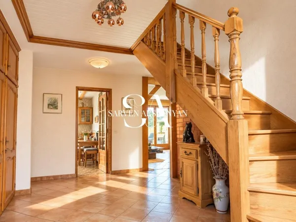 Maison familiale 105 m² traversante avec jardin, à deux pas des écoles à Ormesson-sur-Marne