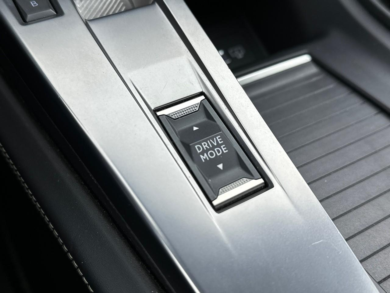 Peugeot 408 phev 225 e-eat8 first edition — photo 29