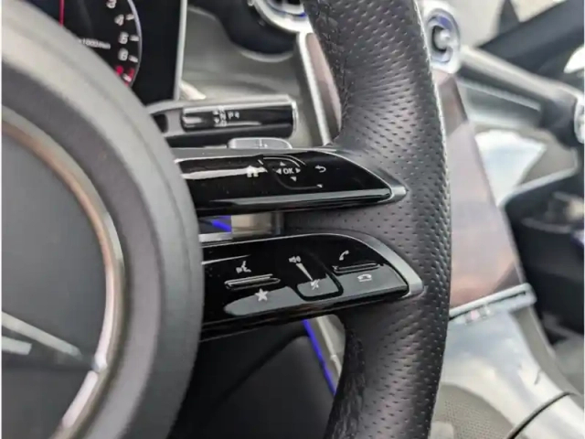 Mercedes Glc 300 e  hybrid eq 4matic — photo 13