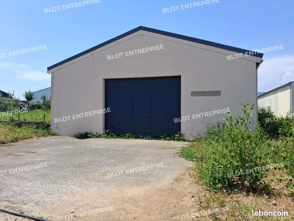 Local d'activité 138 m²