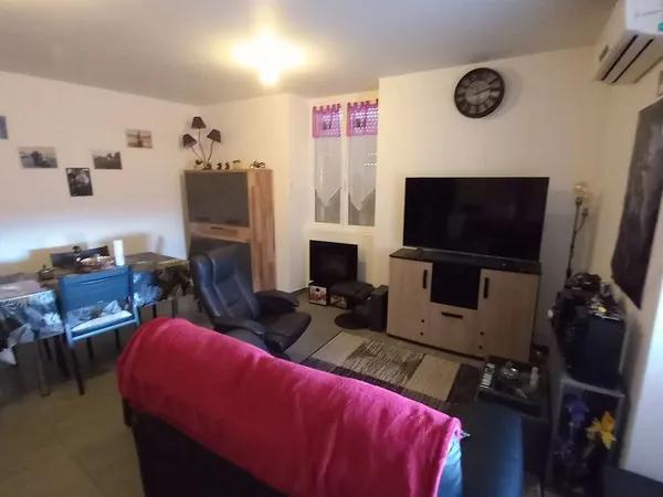 Appartement dans maison de village