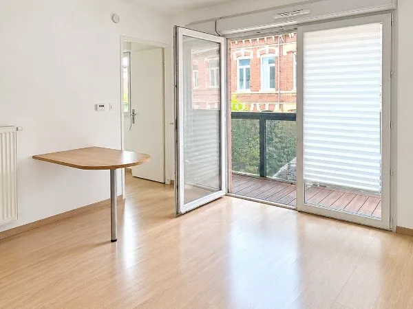 T2 avec balcon et parking à ROUBAIX