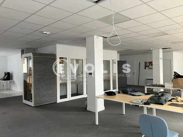 Bureau 189 m²