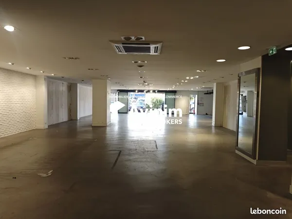 Local commercial 339 m² Villeneuve-Loubet