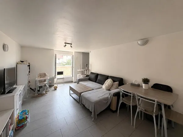 T4 86 m² Centre ville Lons Le Saunier - Vendu loué - Bonne rentabilité - 118 000