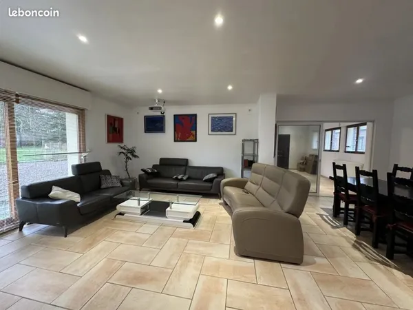 Maison 5 pièces 230 m²