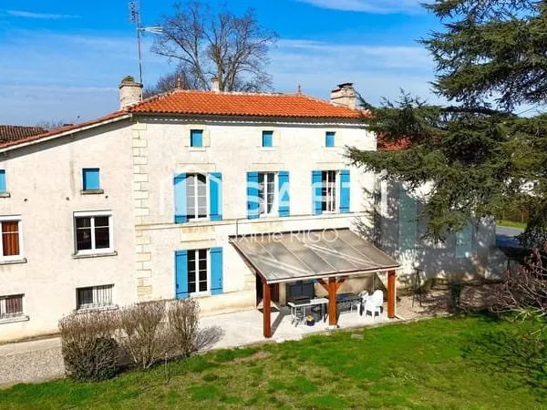 Maison 8 pièces 220 m²