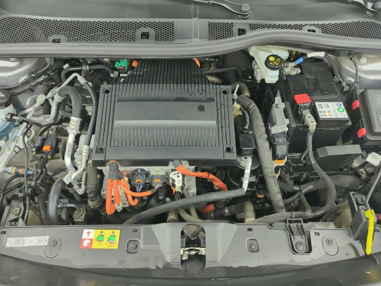 Peugeot 2008 electrique 136 ch active pack — photo 16