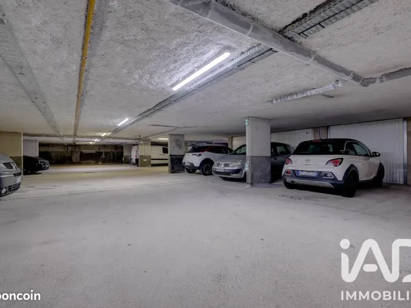 Parking/box 15 m² Neufmoutiers-en-Brie