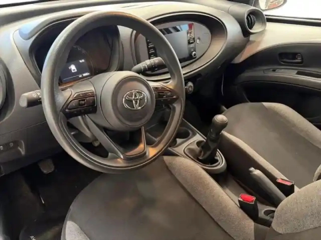 Toyota Aygo x 1.0 vvt-i 72ch active my23 — photo 9