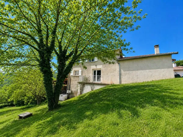 BRUSSIEU 15 MN DE L'ARBRESLE MAISON 82 M2 DANS UN ÉCRIN DE V