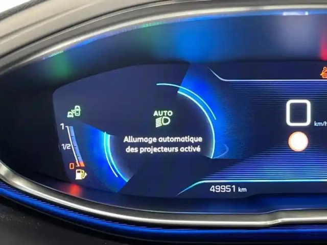 Peugeot 3008 1.2 puretech 130ch allure s&amp;s — photo 14