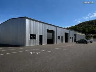 Local 170 m² Saint-Maurice-l'Exil