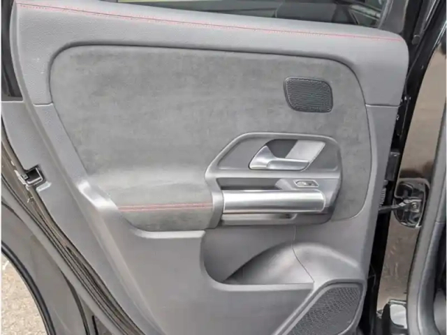 Mercedes Gla 250 e hybrid eq — photo 18