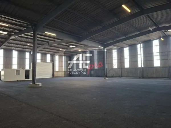 A louer entrepôt 1200m² à Montoir de Bretagne