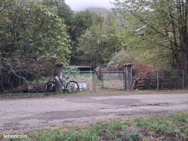 Vend terrain avec garage