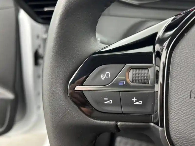 Peugeot 208 puretech 75 s&amp;s bvm5 — photo 58