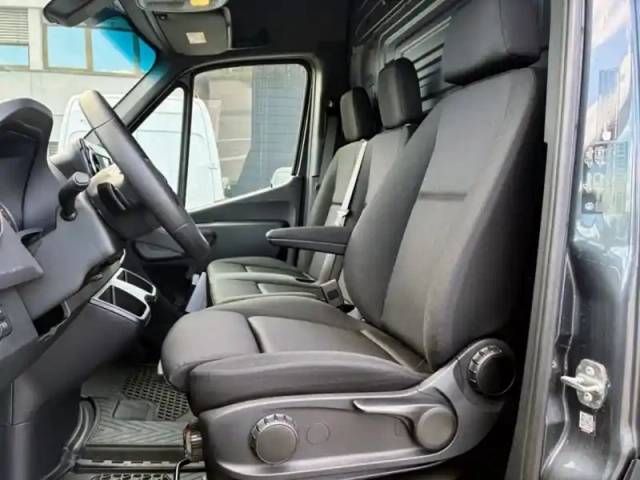 Mercedes Sprinter 317 cdi 37s 12m3 bva 170ch pro — photo 7