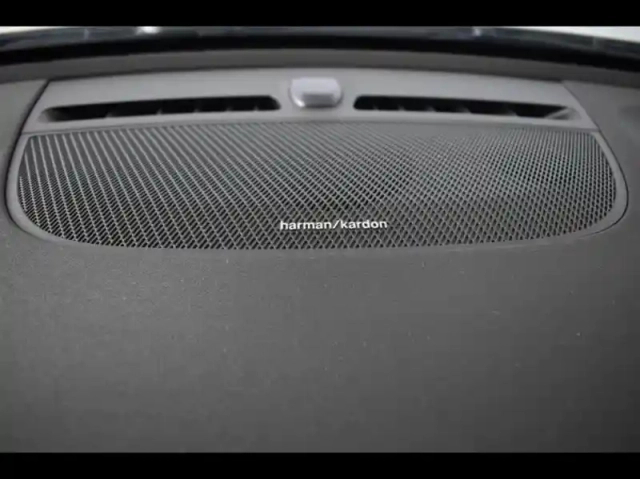 Volvo Xc40 t4 recharge 129 + 82ch plus dct 7 — photo 10