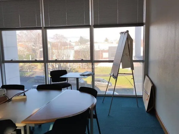 Bureau 3372 m²