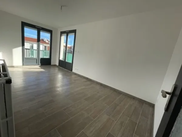 APPARTEMENT F3 MOULIN AVANT 4e ÉTAGE AVEC ASCENSEURS