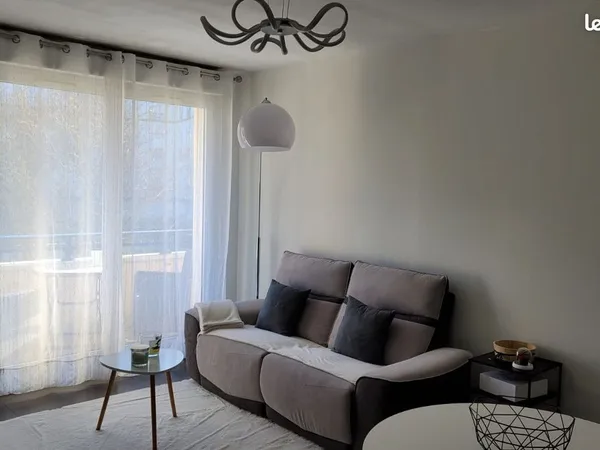 Chartres centre-ville - T2 avec balcon + parking + cave