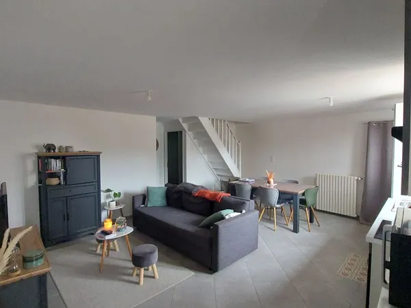 Appartement T4 à Ozan