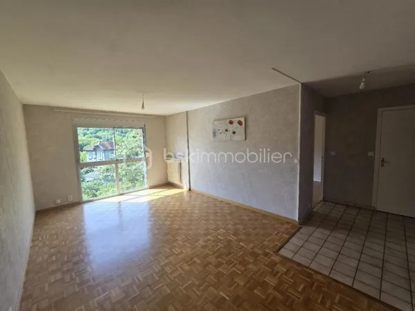 ? T2 lumineux avec balcon, vue imprenable sur un parc arboré  Résidence prisée Les Archers à Vizill