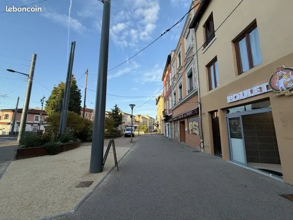 Local commercial 80 m²