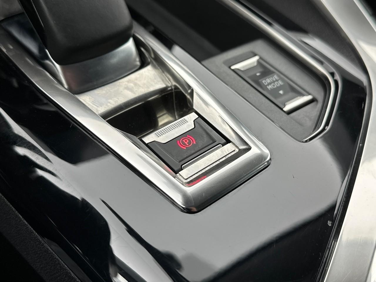 Peugeot 3008 hybrid 225 e-eat8 allure pack — photo 33
